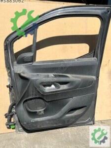 Citroen Berlingo Orijinal Çıkma Kapı Döşemesi