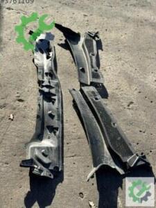 Citroen C4 2020-2025 Orijinal Çıkma Cam Önü Izgarası
