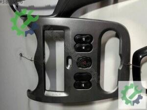 Dacia Duster Orijinal Çıkma Cam Açma Anahtarı