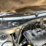 Çıkma Ön Cam Izgarası — Dacia Logan