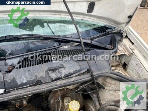 Fiat Doblo Ön Cam Izgarası çıkma parça