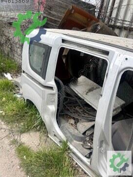 Fiat Doblo Sağ Arka Çamurluk çıkma parça