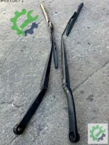 Fiat Egea Silecek Kolu Çıkma