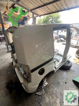 Fiat Fiorino Sağ Arka Çamurluk çıkma parça