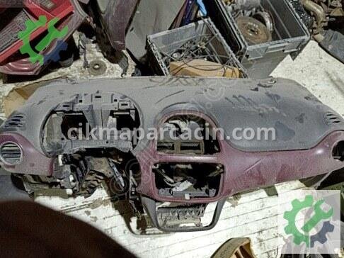Fiat 500 Torpido çıkma parça
