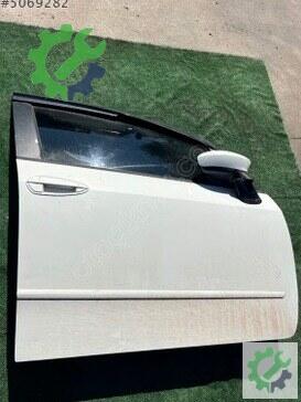 Fiat Linea Sağ Ön Kapı çıkma parça