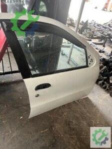 Fiat Palio Beyaz Sağ Ön Kapı Çıkma