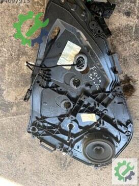 Ford Fiesta Sağ Arka Cam Krikosu çıkma parça