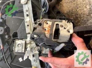 Ford Fiesta Sağ Arka Kapı Kilidi Çıkma