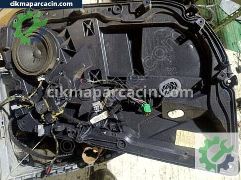 Ford Fiesta Sol Ön Çamurluk çıkma parça