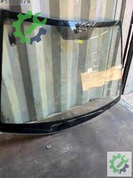 Hyundai i20 Ön Cam çıkma parça