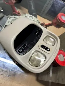 Jeep Grand Cherokee Tavan Lambası çıkma parça