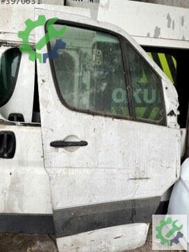 Mercedes-Benz Sprinter Sağ Ön Kapı çıkma parça