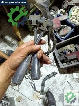 Mercedes-Benz 200 Silecek Kolu çıkma parça
