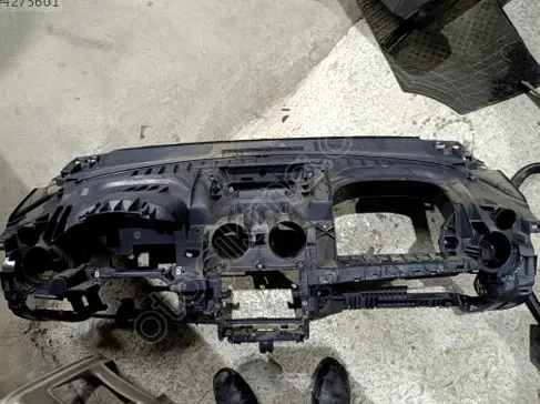 Mitsubishi Colt Göğüslük çıkma parça