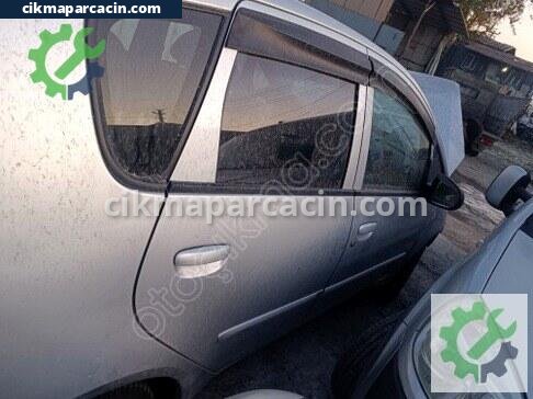 Mitsubishi Colt Sağ Arka Kapı çıkma parça