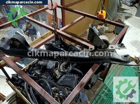 Nissan Almera Travers çıkma parça