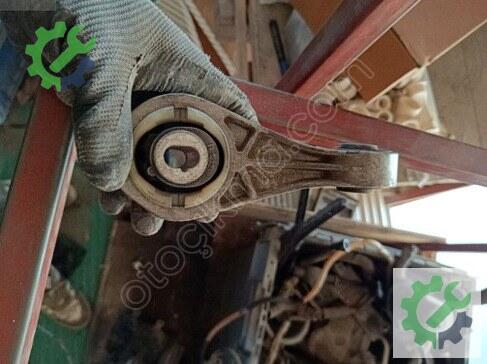Renault R 21 Motor Takozu çıkma parça
