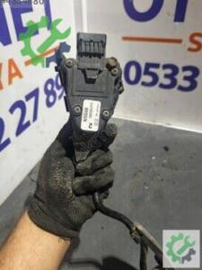 Nissan Primera Orijinal Çıkma Pedal 18002AU410