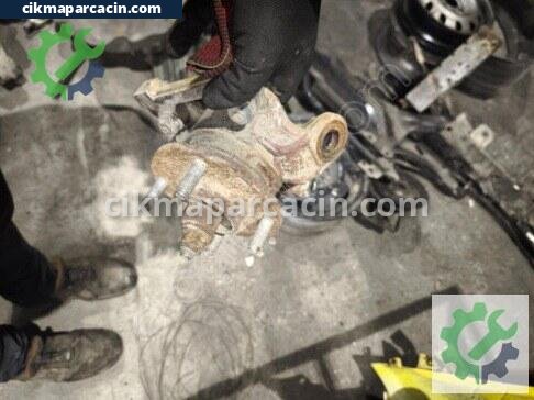 Nissan Primera Taşıyıcı çıkma parça