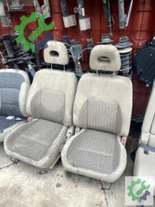 Nissan X-Trail Ön Koltuk Çıkma