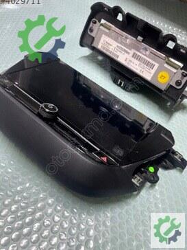 Opel Corsa Teyp çıkma parça