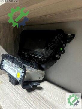 Opel Corsa Teyp çıkma parça