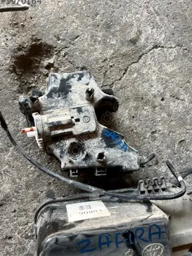 Opel Zafira Adblue Deposu çıkma parça