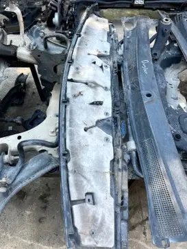 Opel Zafira Ön Cam Izgarası çıkma parça