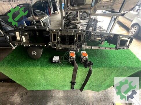Opel Zafira Torpido çıkma parça