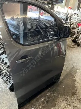 Opel Zafira Sağ Ön Kapı çıkma parça