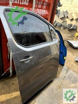 Opel Zafira Sağ Ön Kapı çıkma parça