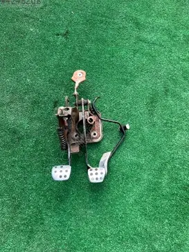 Peugeot 206 Pedal çıkma parça