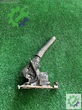 Peugeot 301 El Freni çıkma parça