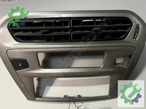 Peugeot 301 Teyp Çerçevesi çıkma parça