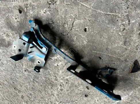Peugeot 408 Kaput Menteşesi çıkma parça