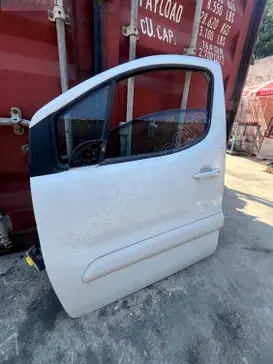 Peugeot Partner Sol Ön Kapı çıkma parça