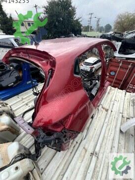 Renault Clio Sağ Arka Çamurluk çıkma parça