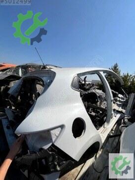 Renault Clio Sağ Arka Çamurluk çıkma parça