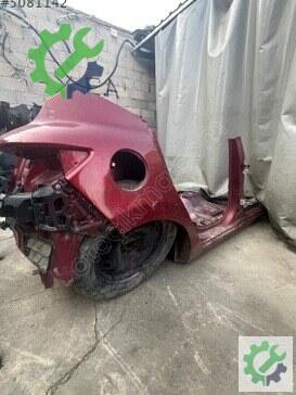 Renault Clio Sağ Arka Çamurluk çıkma parça