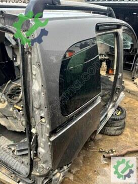 Renault Kangoo Sağ Arka Çamurluk çıkma parça