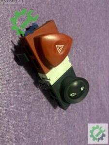 Renault Megane Flaşör Düğmesi Çıkma