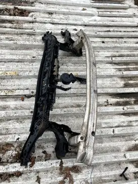 Renault Megane Ön Tampon Demiri çıkma parça