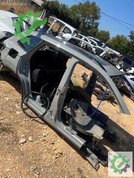 Skoda Karoq Sağ Arka Çamurluk çıkma parça