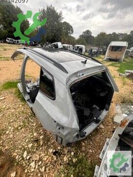 Skoda Karoq Sol Marşpiyel Sacı çıkma parça