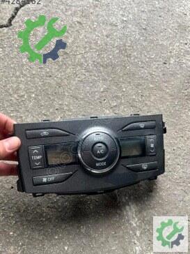 Toyota Corolla Klima Kontrol Paneli çıkma parça