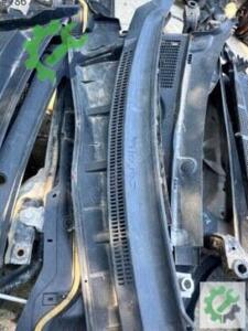 Çıkma Orijinal Ön Cam Izgarası Toyota Corolla