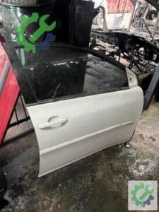 Toyota Corolla Sağ Ön Kapı Çıkma (2. Adet)