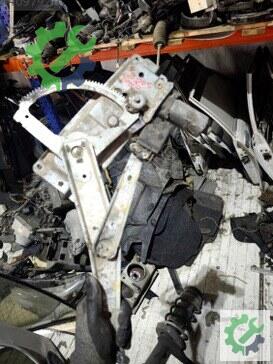 Opel Vectra Sağ Ön Cam Krikosu çıkma parça