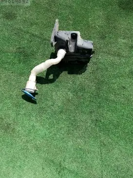 Volkswagen Golf Cam Suyu Deposu çıkma parça